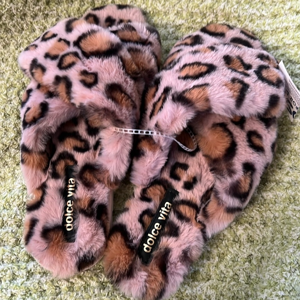 Cheetah open toe slippers